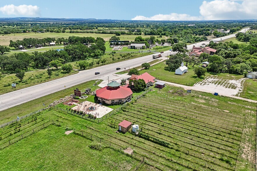 10207 E Hwy 290, Fredericksburg, TX à vendre - Photo de l’immeuble – Image 2 sur 53