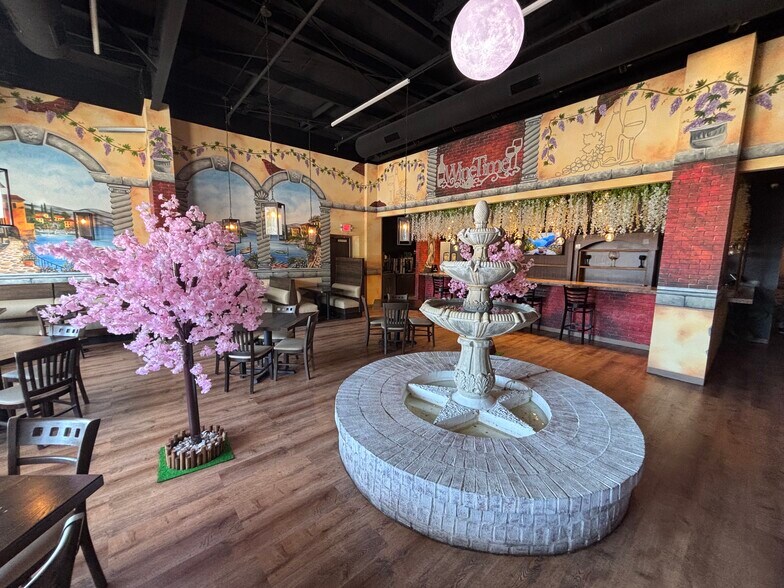 11300 Westport Rd, Louisville, KY à louer - Photo de l’immeuble – Image 3 sur 8