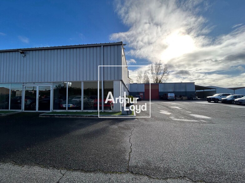 8 Rue De La Gravette, Gratentour à vendre - Photo de l’immeuble – Image 3 sur 26