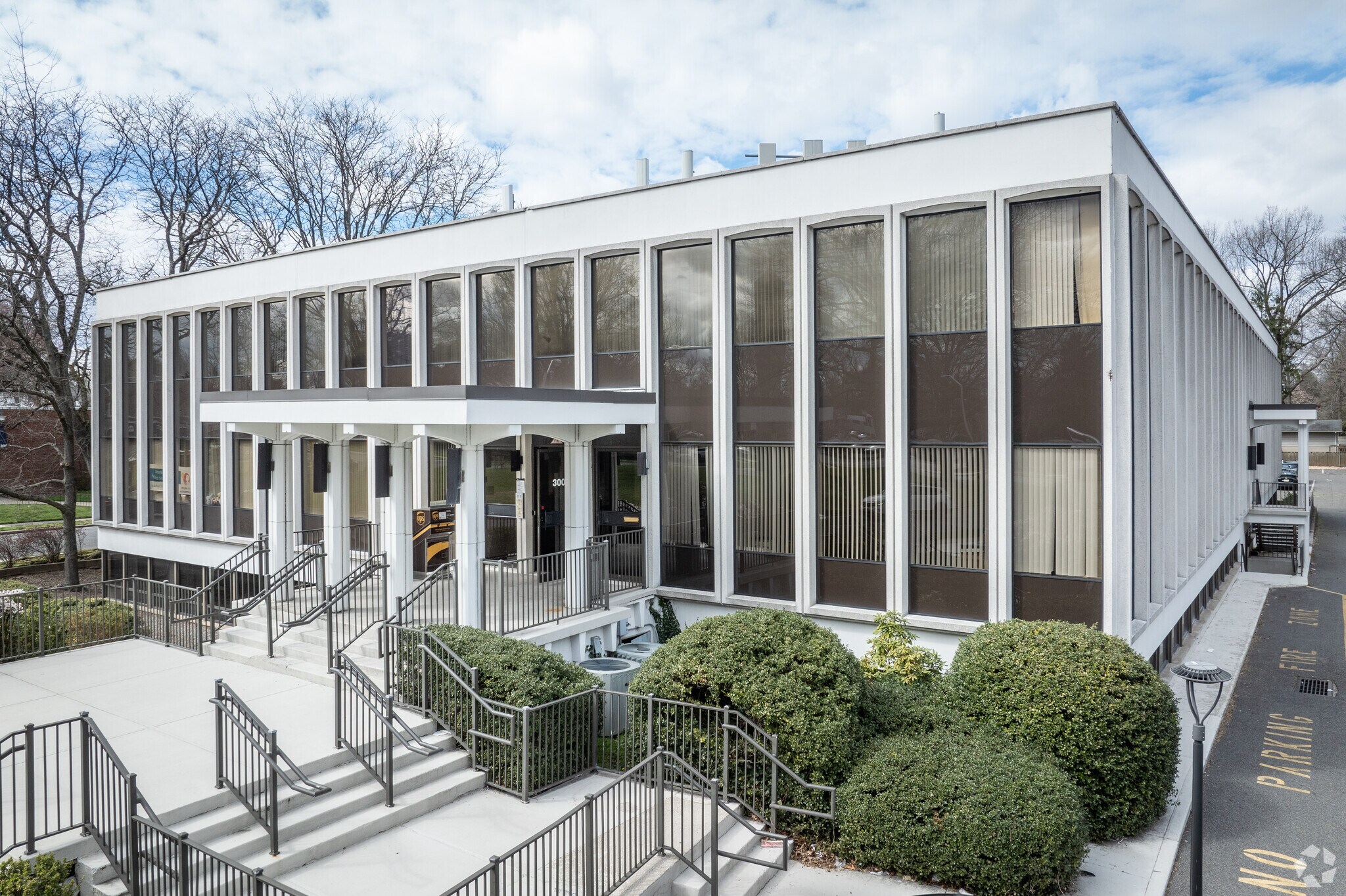 300 Knickerbocker Rd, Cresskill, NJ à louer Photo principale– Image 1 sur 19