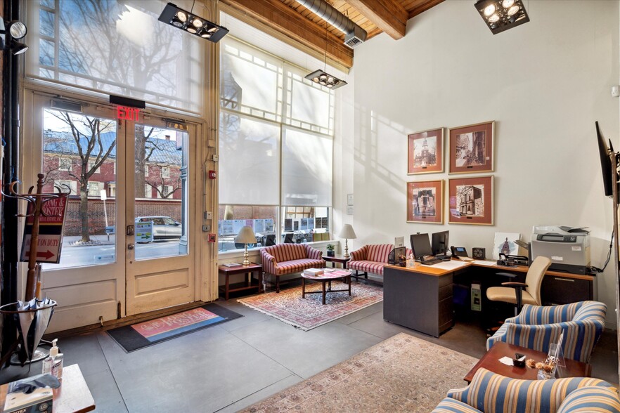 313 Arch St, Philadelphia, PA à louer - Photo de l’immeuble – Image 3 sur 24
