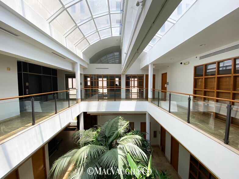 766 E Colorado Blvd, Pasadena, CA à louer - Photo intérieure – Image 1 sur 13