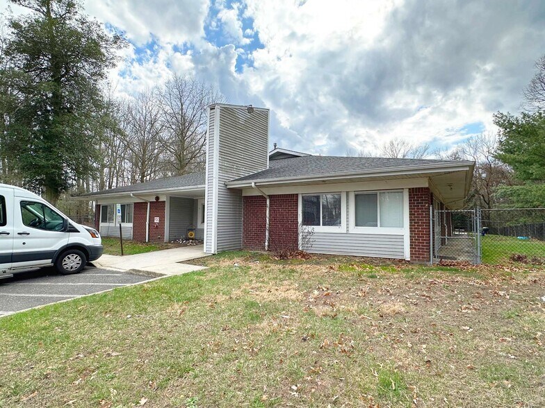 943 Little Gloucester Rd, Clementon, NJ à louer - Photo de l’immeuble – Image 2 sur 3