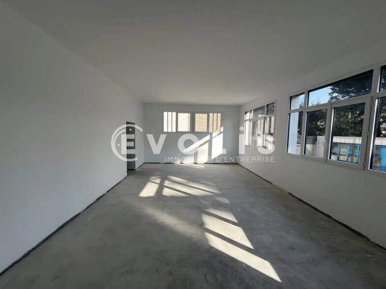 Bureau dans Saint-Maur-des-Fossés à vendre - Photo de l’immeuble – Image 3 sur 10