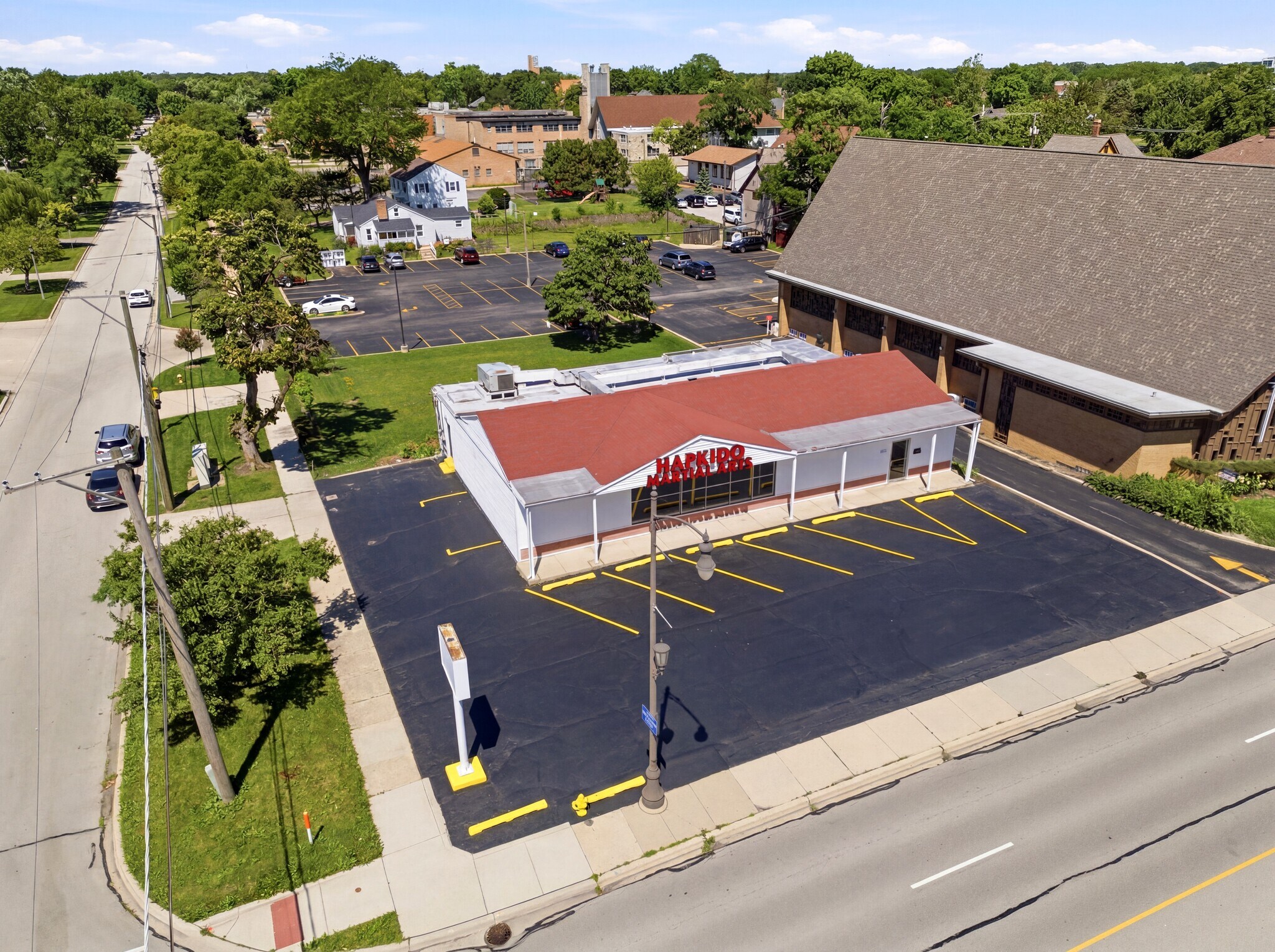 230 S Main St, Lombard, IL à vendre Photo de l’immeuble– Image 1 sur 18
