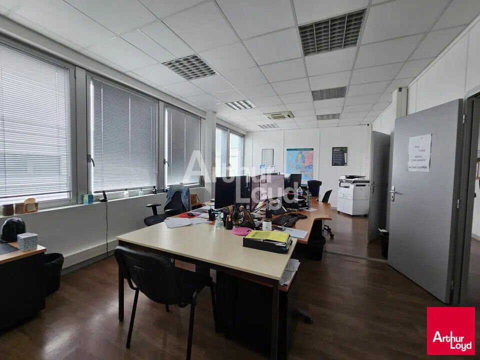Bureau dans SAINT-BARTHELEMY-D'ANJOU à louer Photo de l’immeuble– Image 1 sur 3