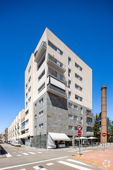 Carrer del Pare Font, Terrassa, Barcelona à vendre - Photo de l’immeuble – Image 3 sur 5