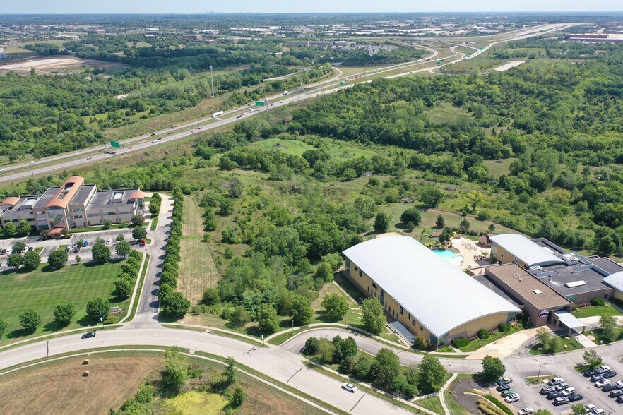 18000 W 105th St, Olathe, KS à vendre - Aérien – Image 1 sur 7