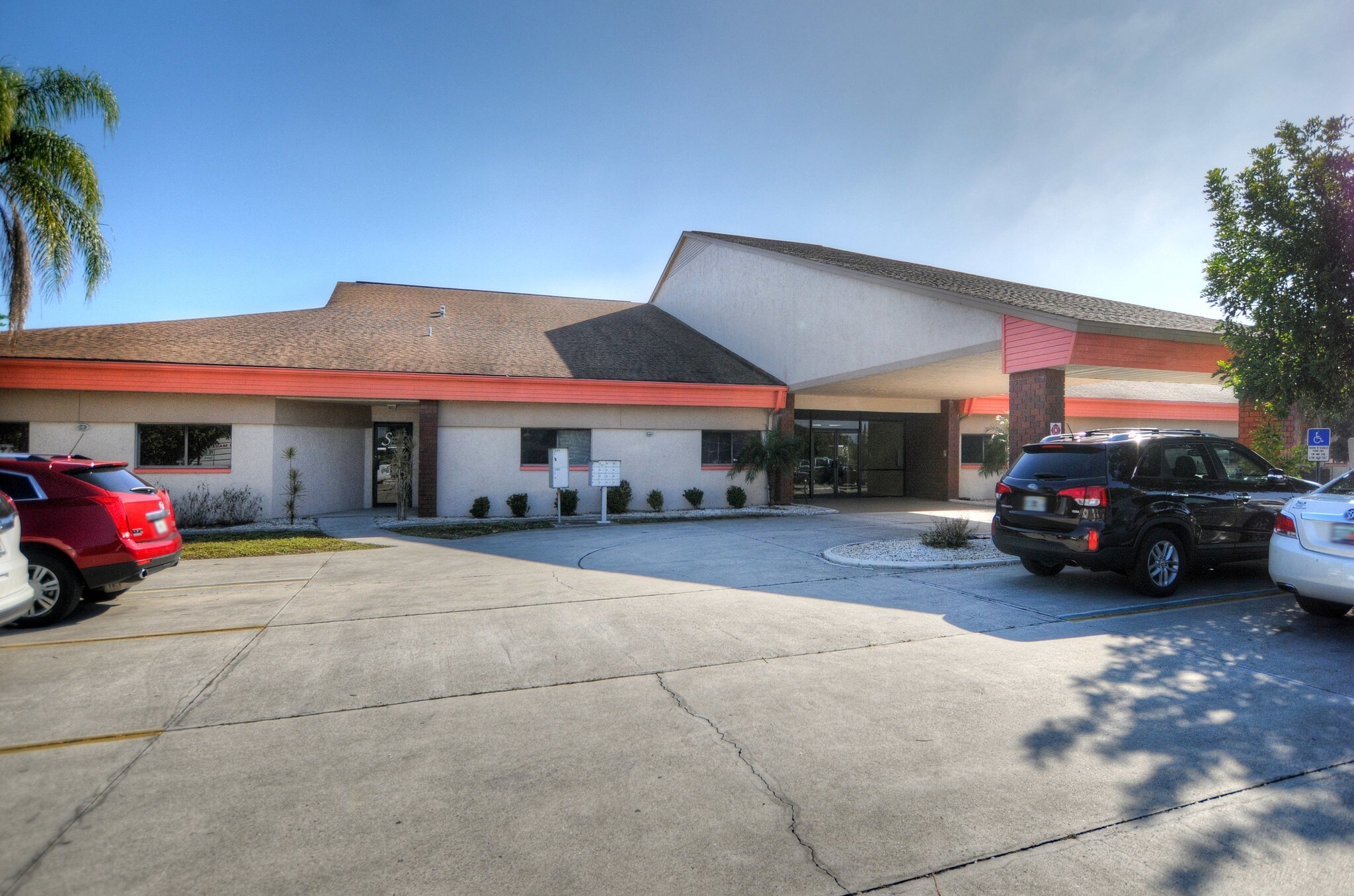 2328 Hancock Bridge Pky W, Cape Coral, FL à louer Photo principale– Image 1 sur 3