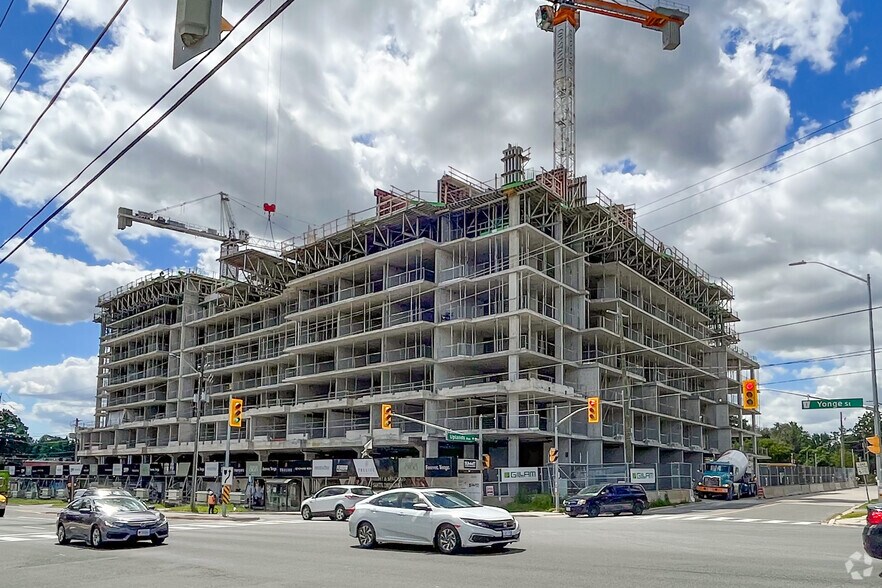 8176 Yonge St, Vaughan, ON à louer - Photo de l’immeuble – Image 3 sur 3