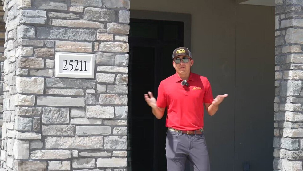 25213 FM 2978 Rd, Tomball, TX à louer - Vidéo sur l’annonce professionnelle – Image 2 sur 23