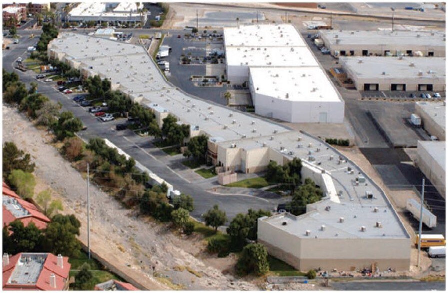 4301 S Valley View Blvd, Las Vegas, NV à louer - Aérien – Image 1 sur 34