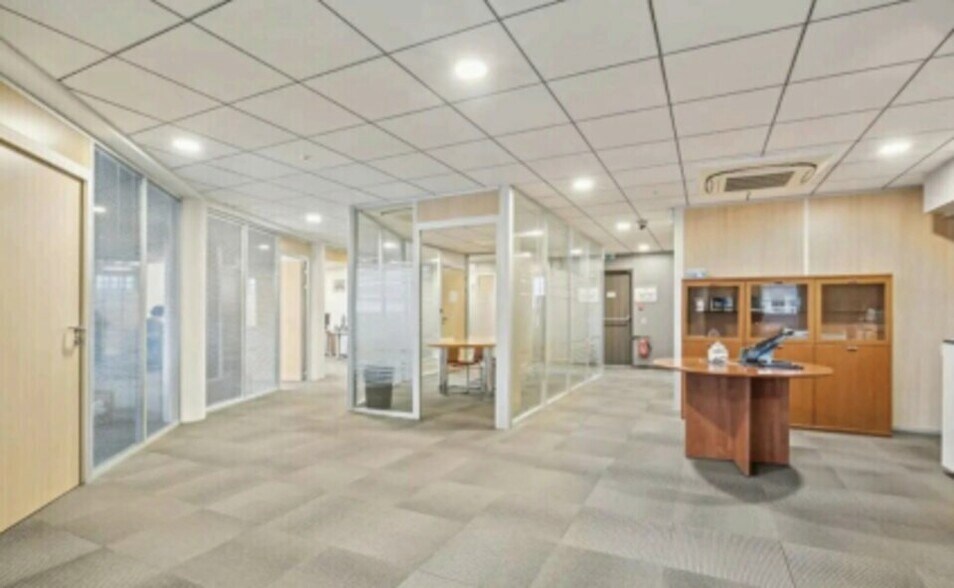 Bureau dans Nanterre à louer - Photo intérieure – Image 3 sur 5