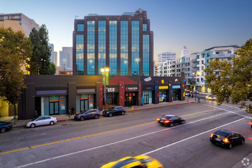356-374 E 2nd St, Los Angeles, CA à louer - Photo de l’immeuble – Image 3 sur 6