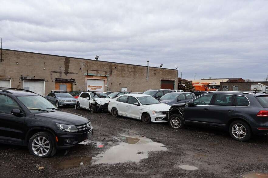 236 Burgar St, Welland, ON à louer - Photo de l’immeuble – Image 2 sur 7