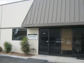 9302-9308 Narnia Dr, Riverside, CA à louer Photo intérieure– Image 2 sur 4