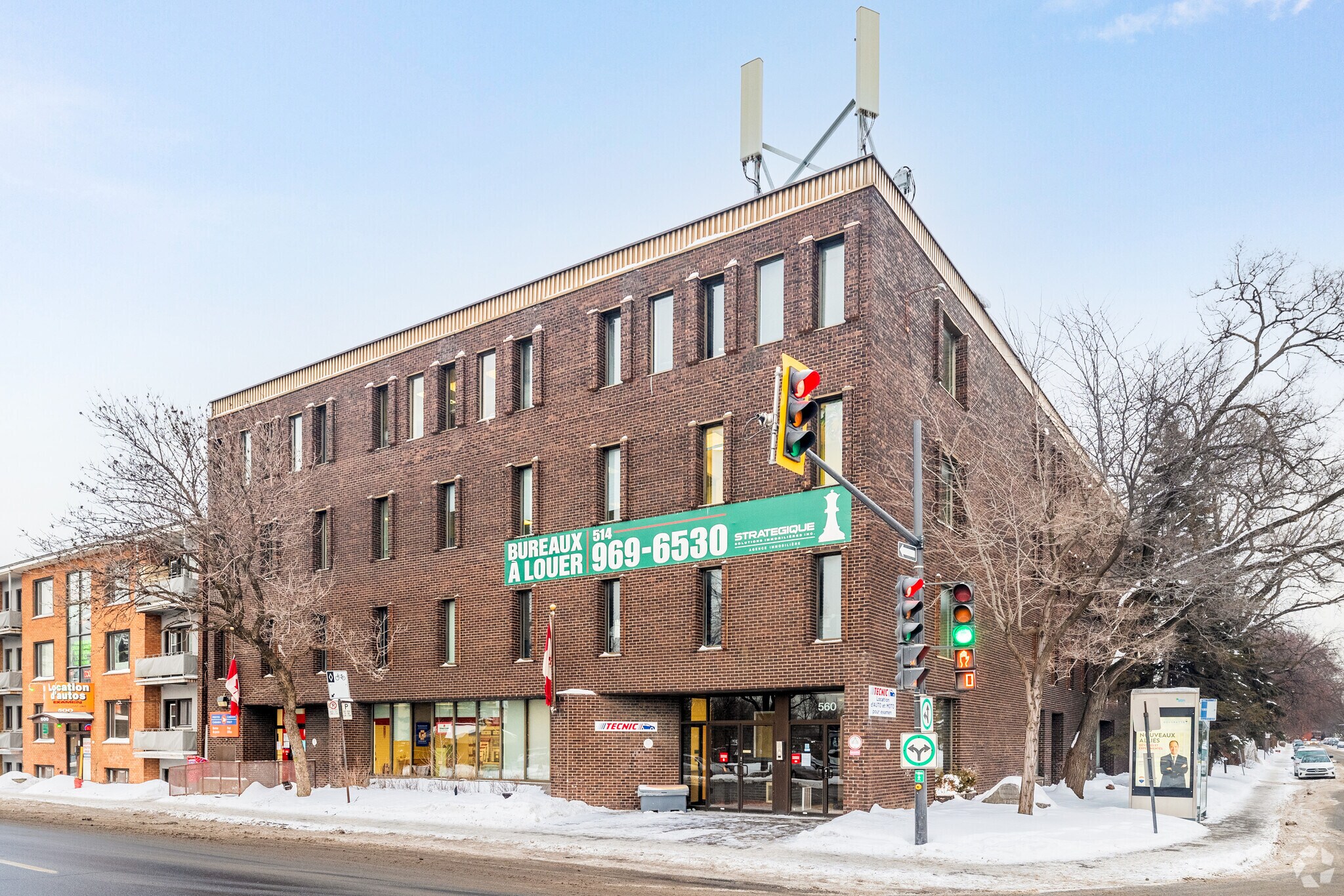 560 Boul Henri-Bourassa O, Montréal, QC à louer Photo principale– Image 1 sur 4