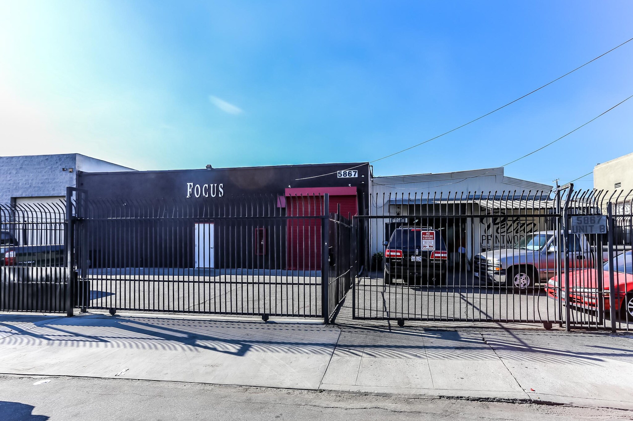 5867 Crocker St, Los Angeles, CA à vendre Photo de l’immeuble– Image 1 sur 18