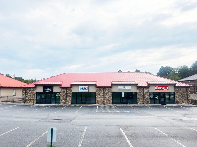 2712 Hendersonville Rd, Fletcher, NC à louer - Photo de l’immeuble – Image 1 sur 7