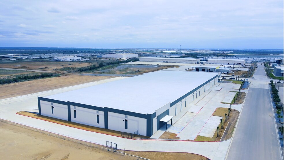 854 Nicolas D. Hachar, Laredo, TX à louer - Photo de l’immeuble – Image 1 sur 7