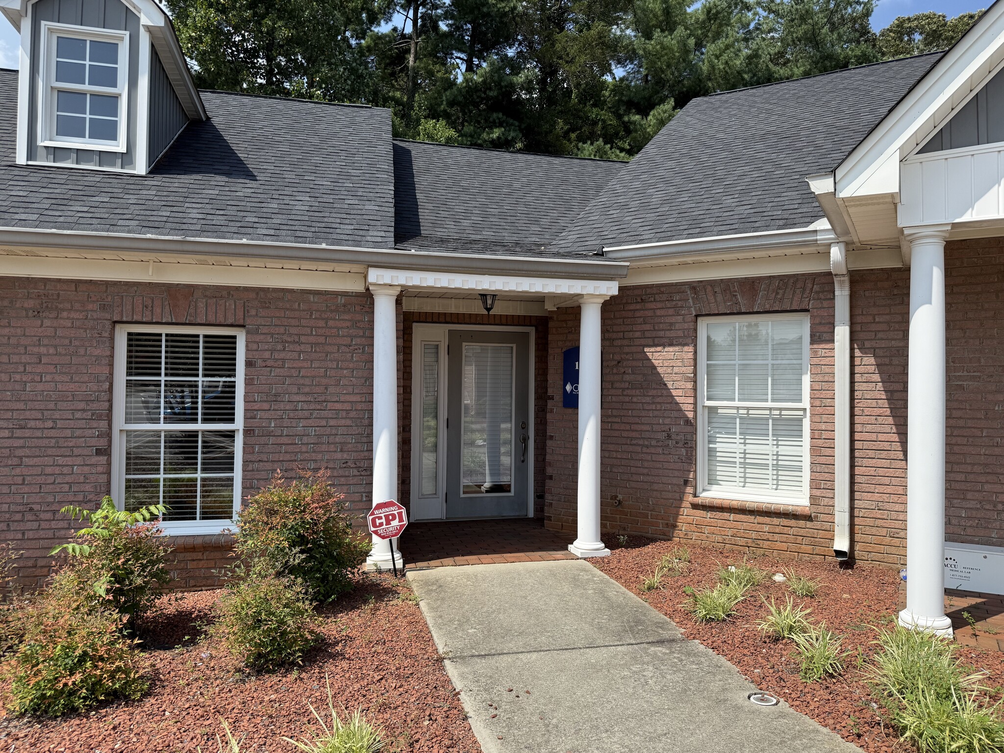 220 Baker Rd, High Point, NC à louer Photo de l’immeuble– Image 1 sur 8
