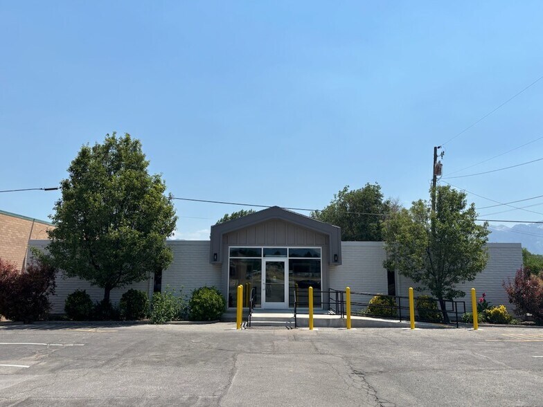 7669 Redwood Rd, West Jordan, UT à vendre - Photo de l’immeuble – Image 2 sur 5