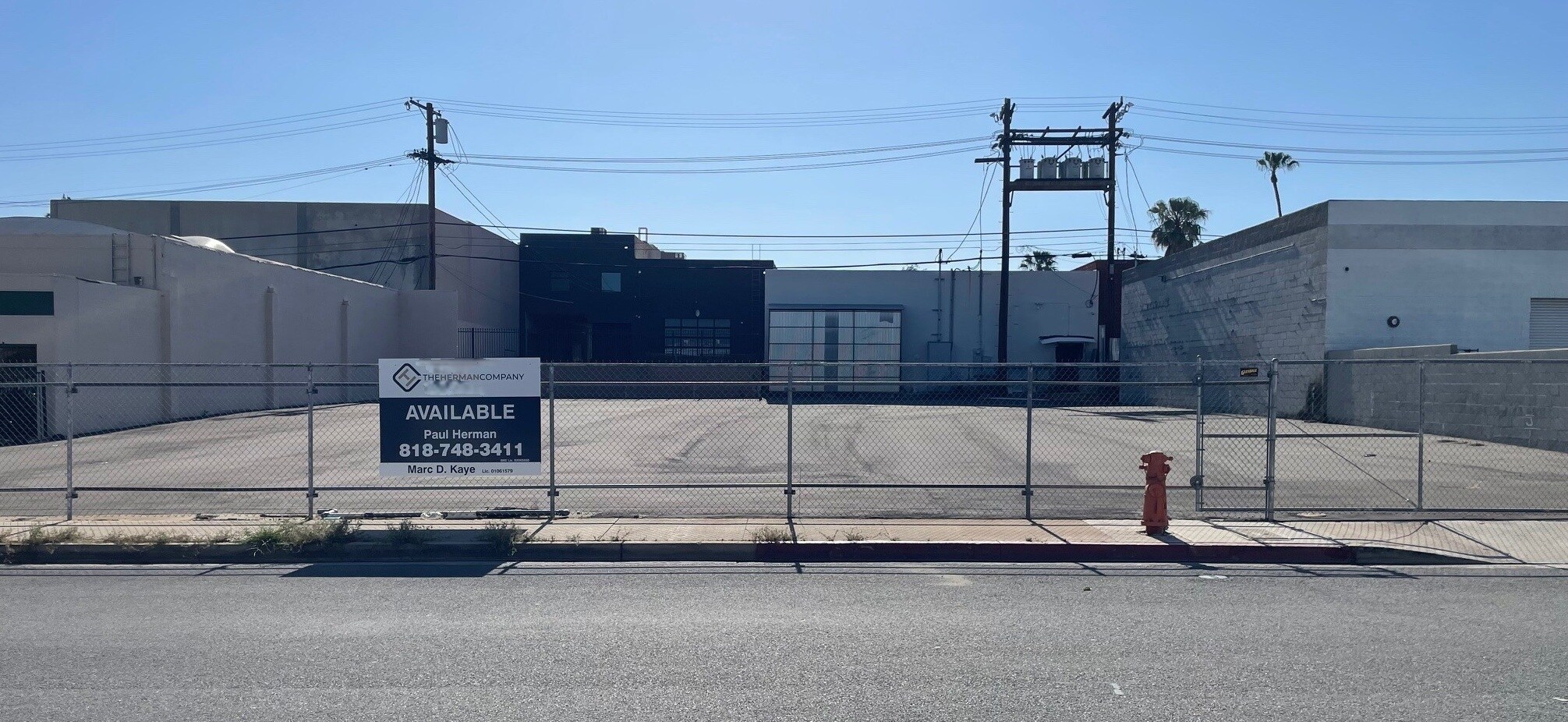 3059 N California St, Burbank, CA à louer Photo de l’immeuble– Image 1 sur 6