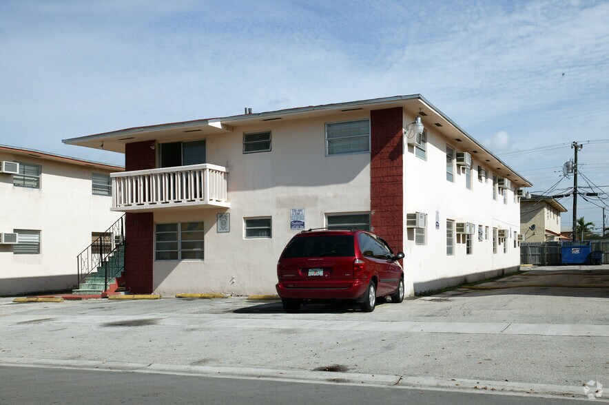 47 W 7th St, Hialeah, FL à vendre - Photo de l’immeuble – Image 3 sur 3