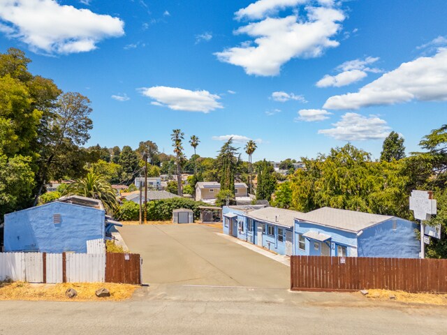 121 Lincoln Rd W, Vallejo, CA à vendre Photo principale– Image 1 sur 20