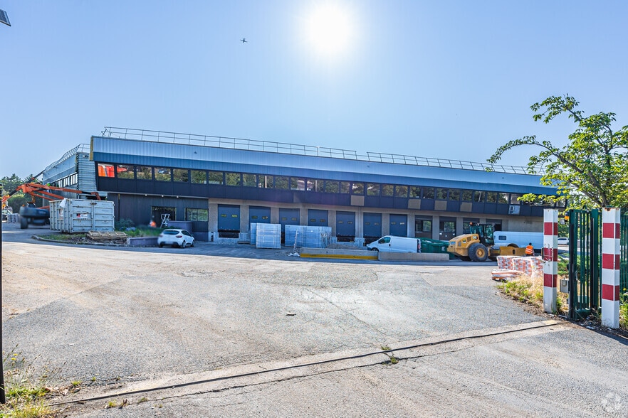 34 Avenue Du 8 Mai 1945, Villeneuve-la-Garenne à louer - Photo de l’immeuble – Image 3 sur 3