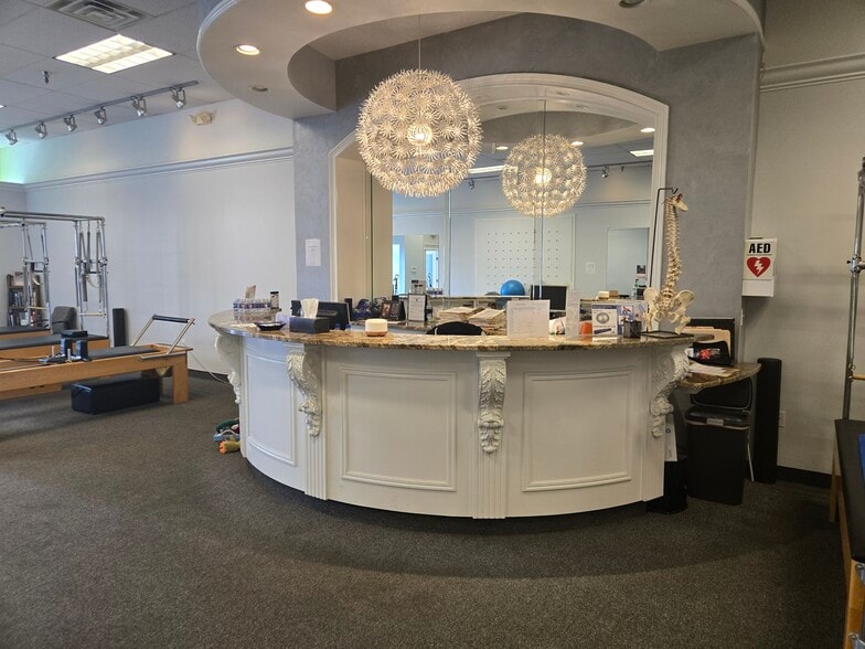 5843 Transit Rd, Amherst, NY à louer - Photo de l’immeuble – Image 3 sur 15