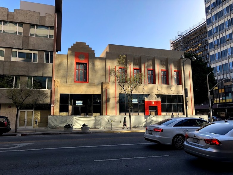3324-3330 Wilshire Blvd, Los Angeles, CA à louer - Photo de l’immeuble – Image 3 sur 22