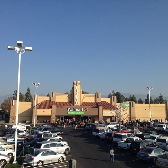 128-300 W Base Line Rd, Rialto, CA à louer - Photo de l’immeuble – Image 1 sur 7