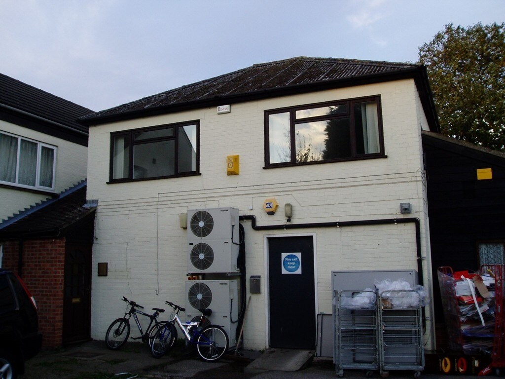 4 Pride Lodge, St. Neots à louer Photo de l’immeuble– Image 1 sur 2