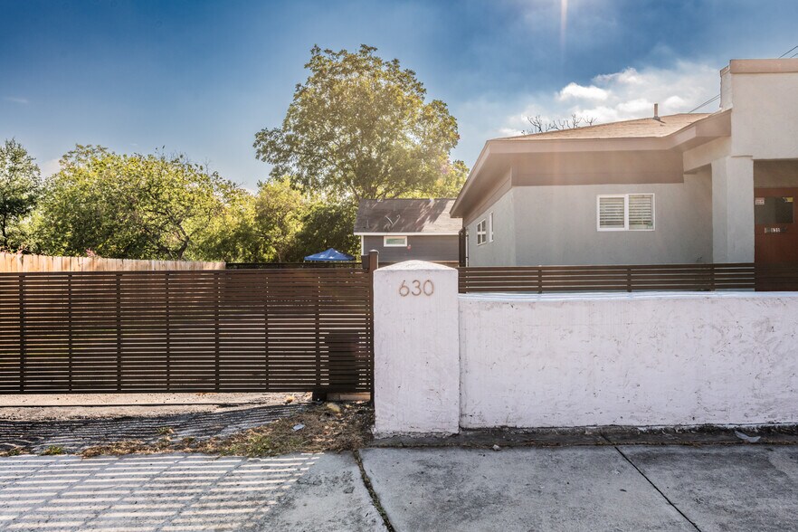 630 S Walters, San Antonio, TX à vendre - Photo de l’immeuble – Image 2 sur 49