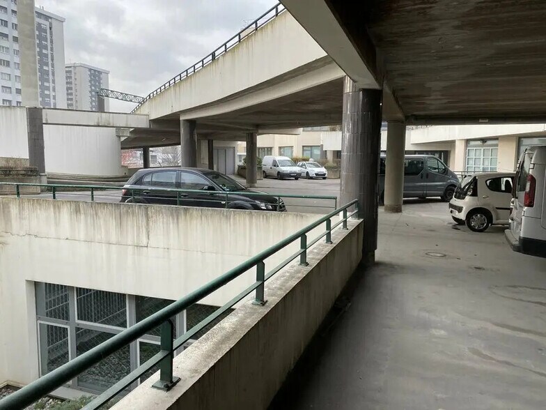 Bureau dans Épinay-sur-Seine à louer - Photo de l’immeuble – Image 3 sur 4