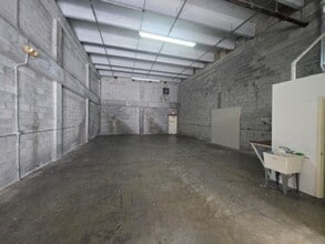 13901 SW 143rd Ct, Miami, FL à louer Photo de l’immeuble– Image 2 sur 3