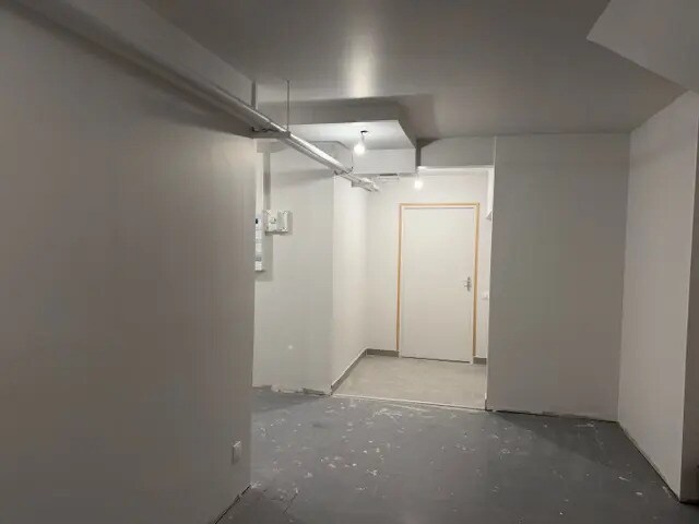 Immeuble residentiel dans Paris à vendre - Photo intérieure – Image 3 sur 3