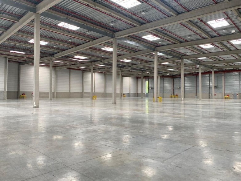 Industriel/Logistique dans Le Plessis-Pâté à louer - Photo de l’immeuble – Image 3 sur 5