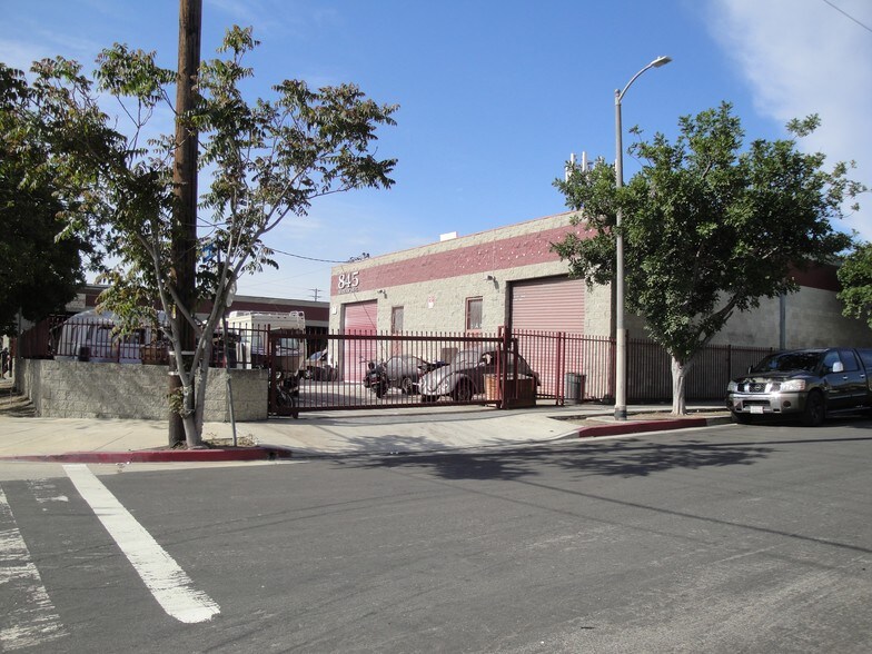 831 Mahar Ave, Wilmington, CA à louer - Photo de l’immeuble – Image 3 sur 10