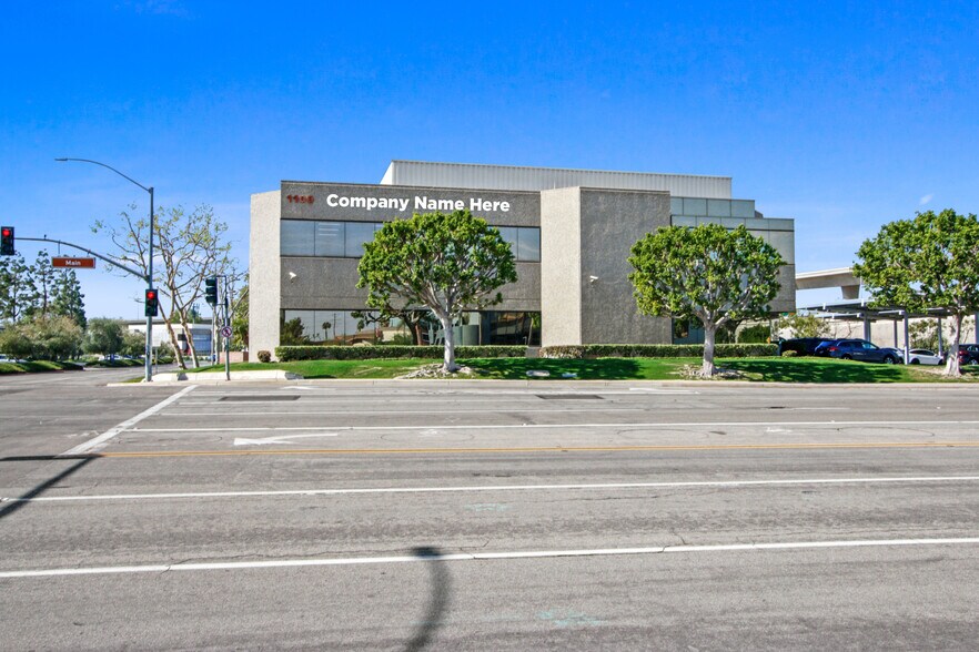 1100 Main St, Irvine, CA à louer - Photo principale – Image 1 sur 6