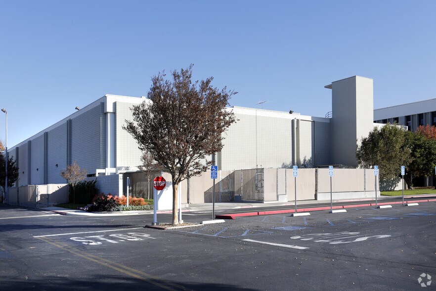 3110 Lomita Blvd, Torrance, CA à louer - Photo de l’immeuble – Image 1 sur 3
