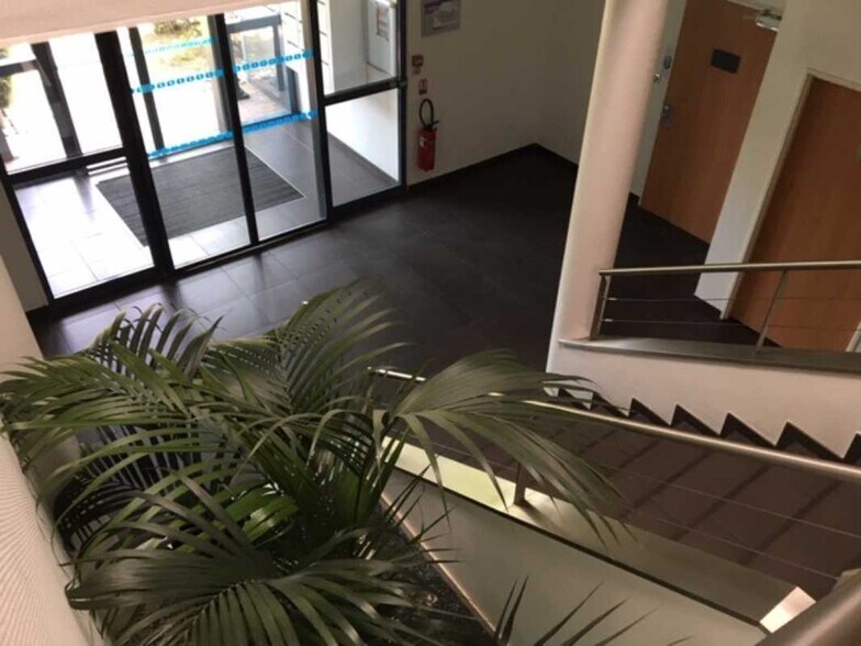 2/4 Rue Maryse Hilsz, Toulouse à louer - Hall d’entrée – Image 3 sur 13