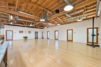 6535-6547 Santa Monica Blvd, Los Angeles, CA à louer Photo de l’immeuble– Image 1 sur 3