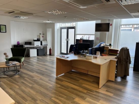 Fairway, Orpington, LND BR5 1EG - Lot Unit 1 -  - Photo intérieure - Image 1 of 1
