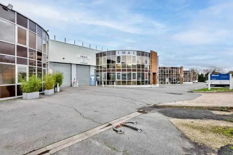 Local d’activités dans Fontenay-sous-Bois à louer - Photo de l’immeuble – Image 2 sur 20