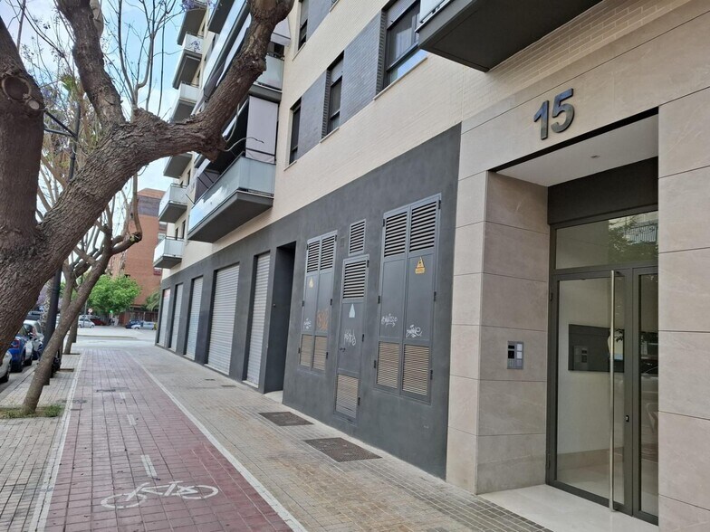 Local commercial dans València, Valencia à louer - Photo de l’immeuble – Image 1 sur 4