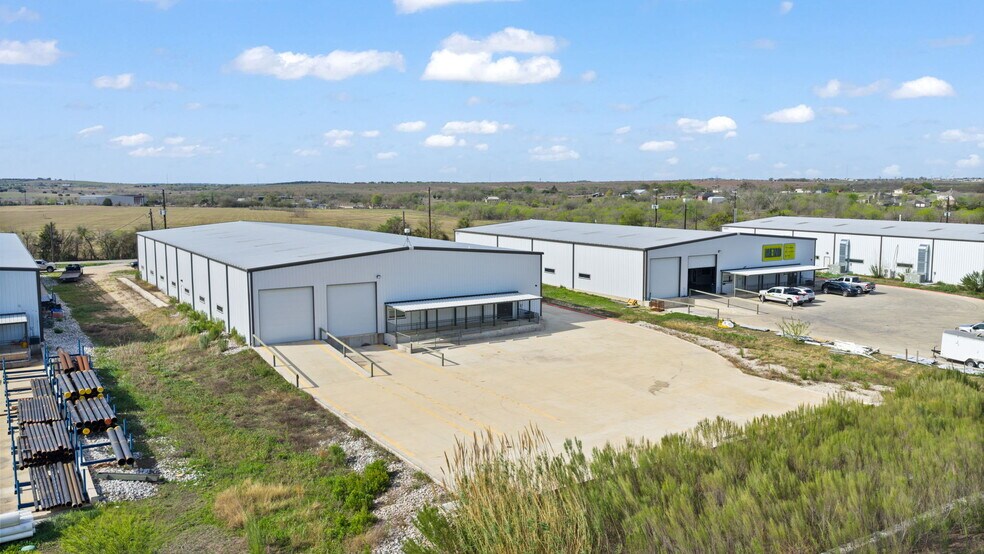 12955 WRIGHT rd, Buda, TX à louer - Photo de l’immeuble – Image 3 sur 11