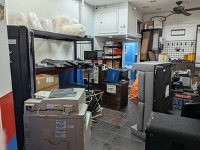 1094 Dekalb Ave, Brooklyn, NY à louer Photo intérieure– Image 2 sur 3