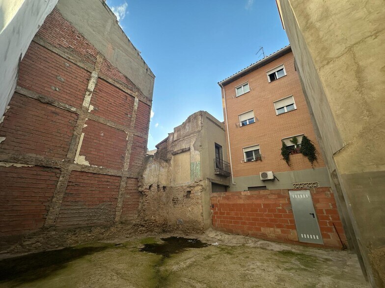Calle del Pozo, 13, Zaragoza, Zaragoza à vendre - Photo de l’immeuble – Image 2 sur 3